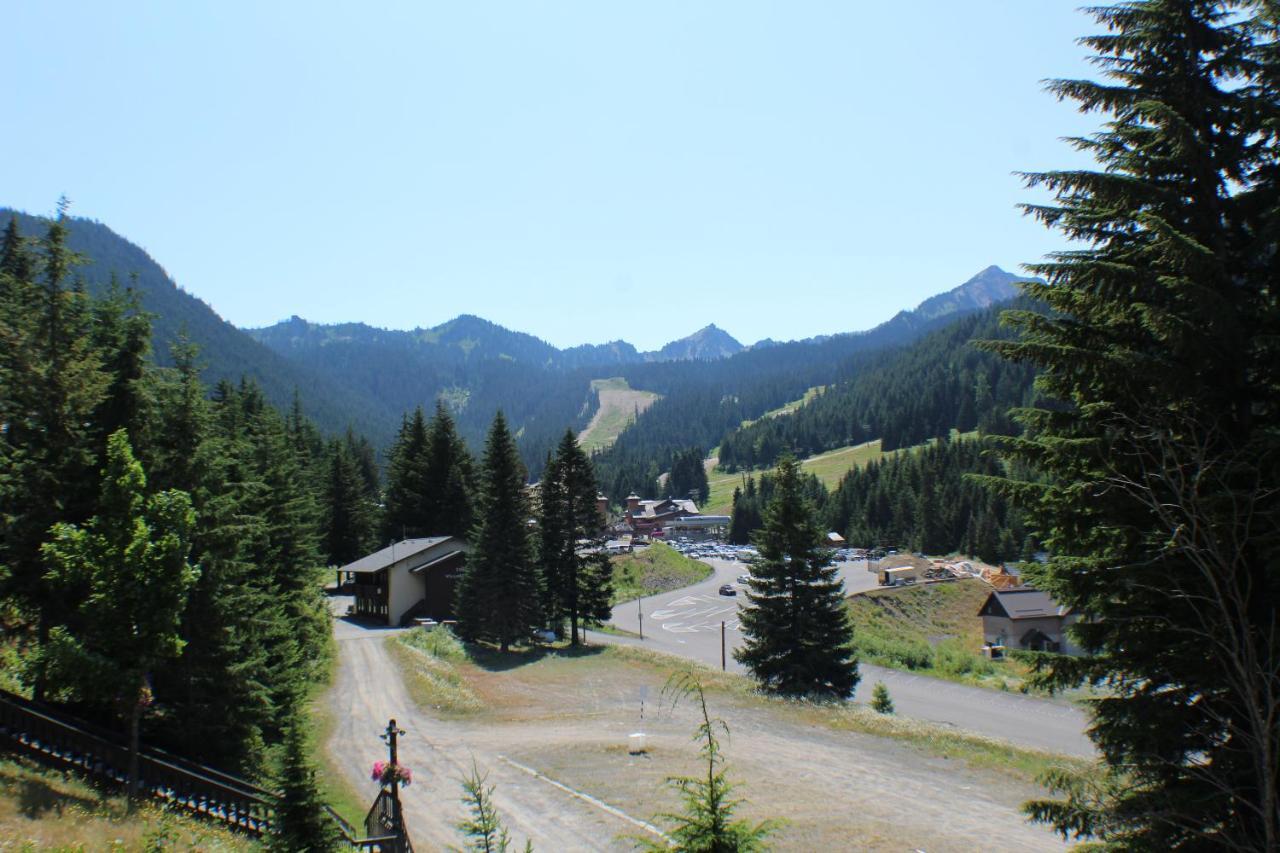 Crystal Chalets Greenwater Exterior photo